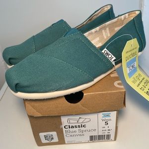Toms Women's Classic Canvas Shoe NWT